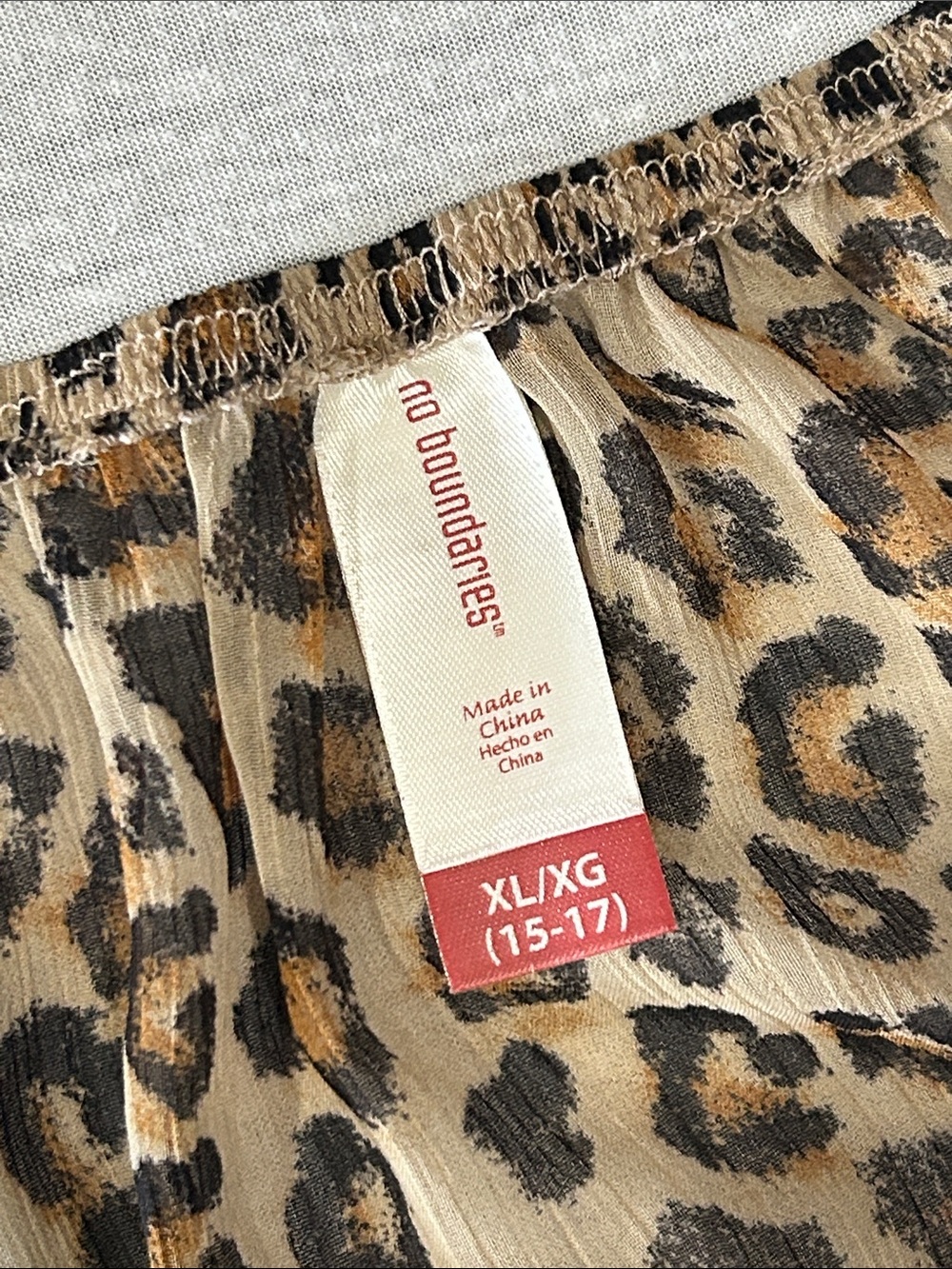 No Boundaries Leopard Print Top in Tan, Black & Brown Sz XL - Picture 3 of 7